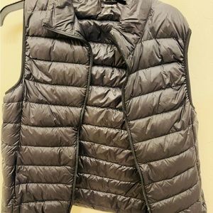 Light weight puffer vest.  Black. Nonsmoking home